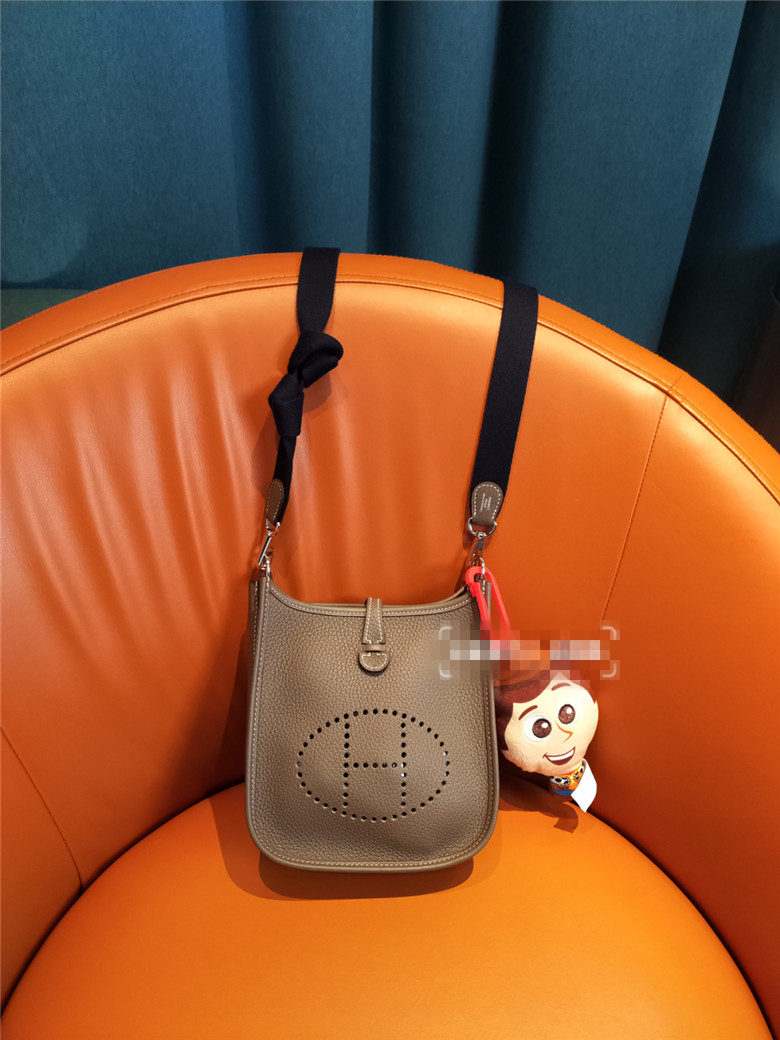 30岁的礼物 Hermes mini evelyne大象灰