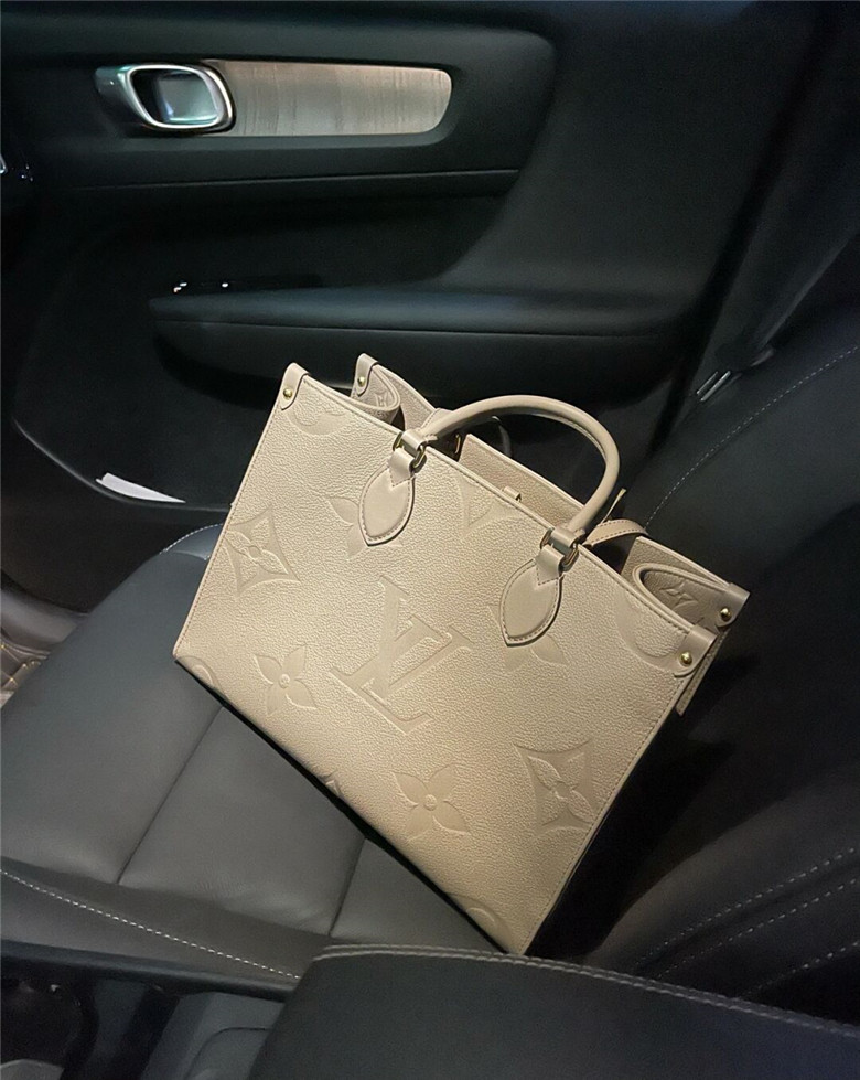 LV M45494 ONTHEGO 中号大象灰