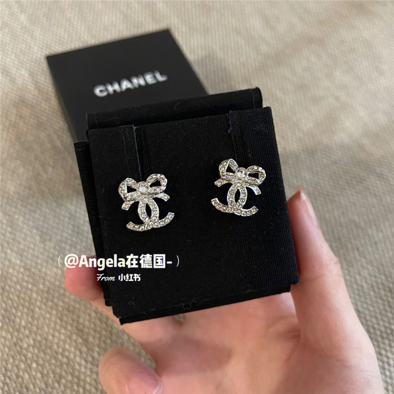 Chanel ｜ 香奈儿22B满钻蝴蝶结耳钉🎀