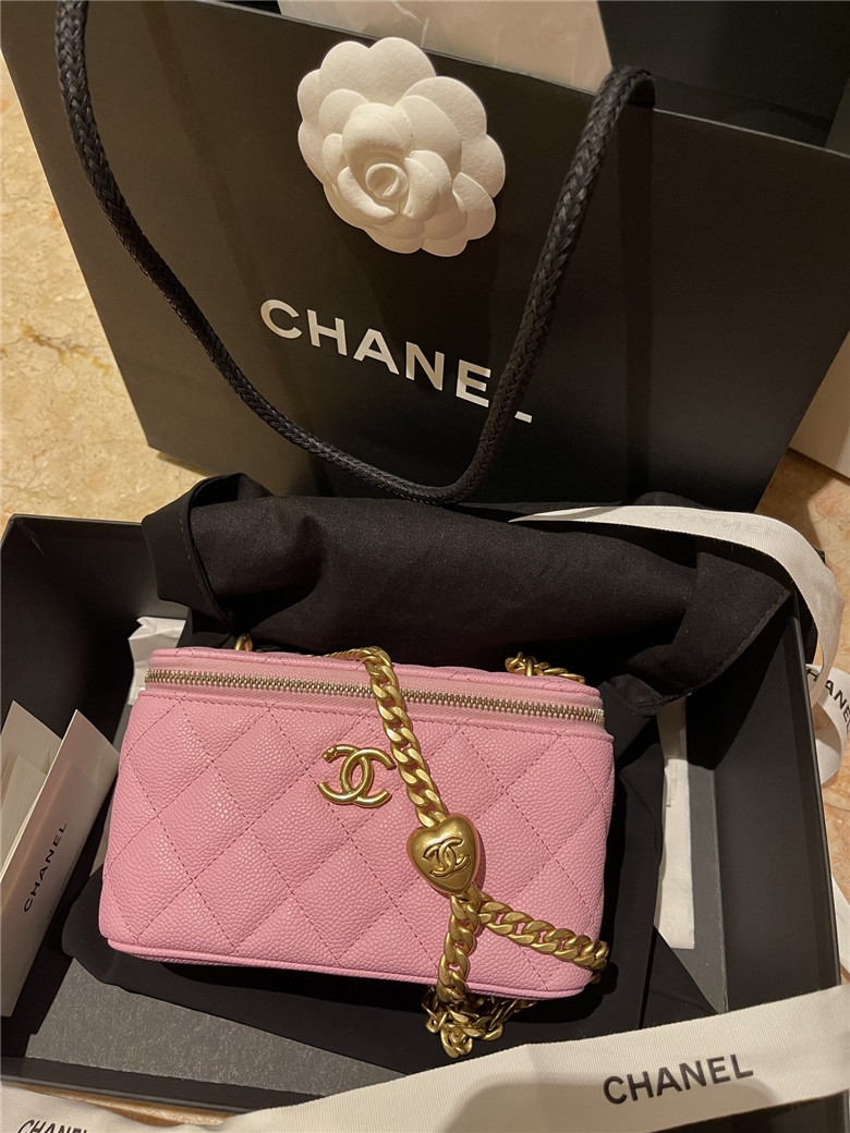 chanel 23P爱心扣粉色长盒子