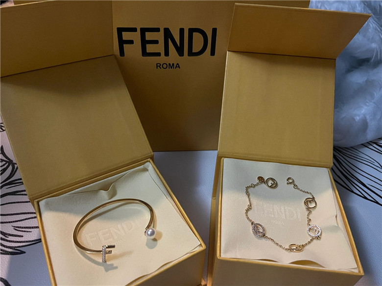 FENDI 手链 手镯