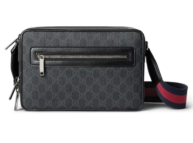 GUCCI 822072 FADJA 1042 黑色GG Supreme帆布 中号GG斜挎包